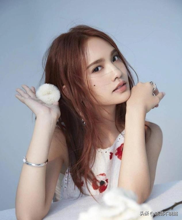 脸上有很多痣的女人代表什么,脸上这4个部位有痣到老都优雅