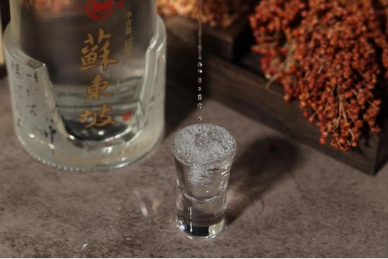 70后广东老板晒藏酒，竟因便宜引“群嘲”，行家：人家才是真识货