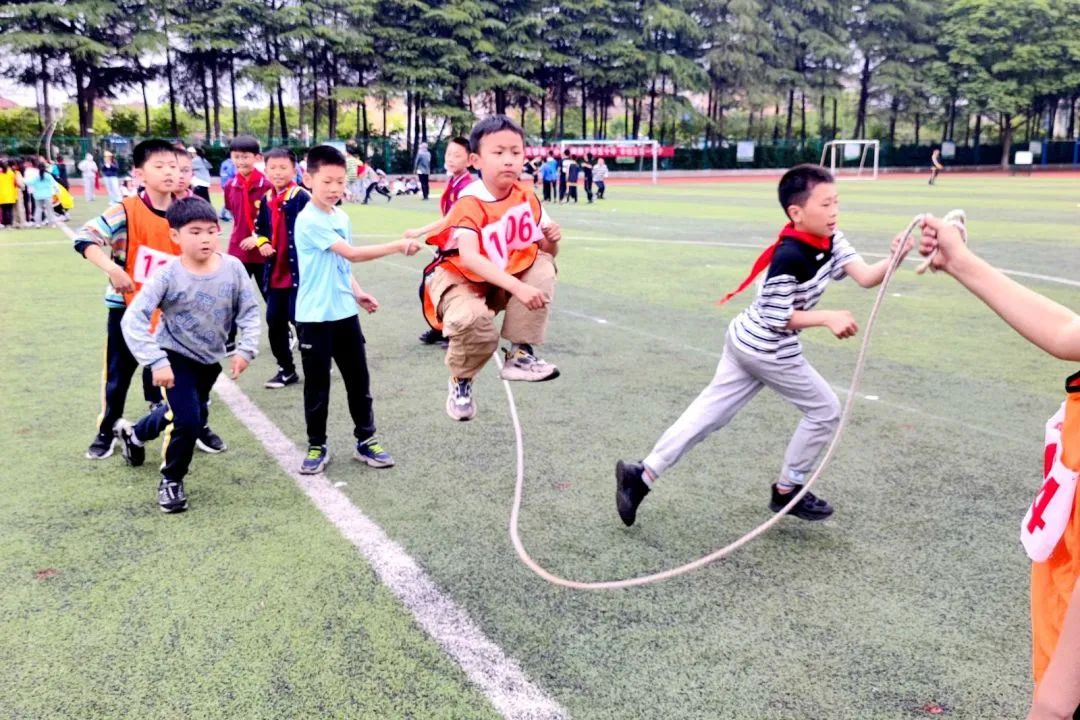 泰州中小学足球联赛,泰州智堡实验学校校运会接力赛
