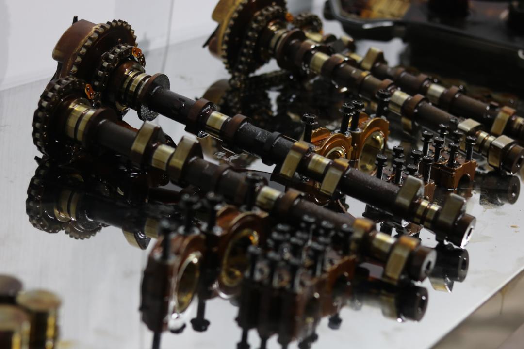 03年丰田霸道全车翻新多少钱,2004款丰田霸道拆车视频