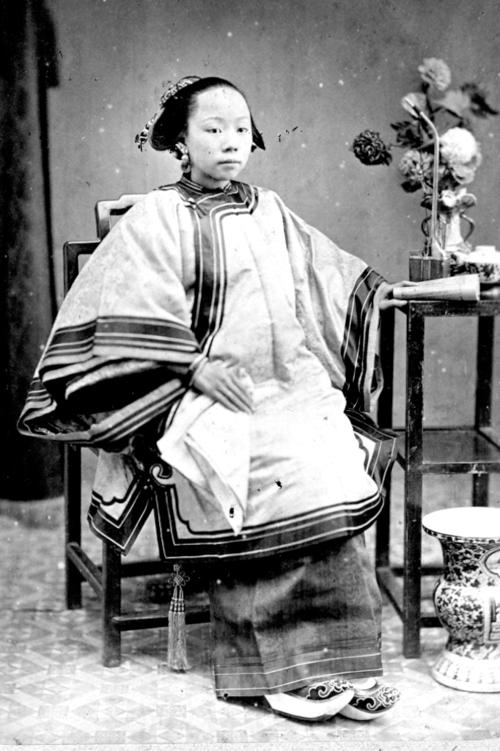 明清云南妇女生活研究：慈母歌颂的还是抚子有成的母亲吗？