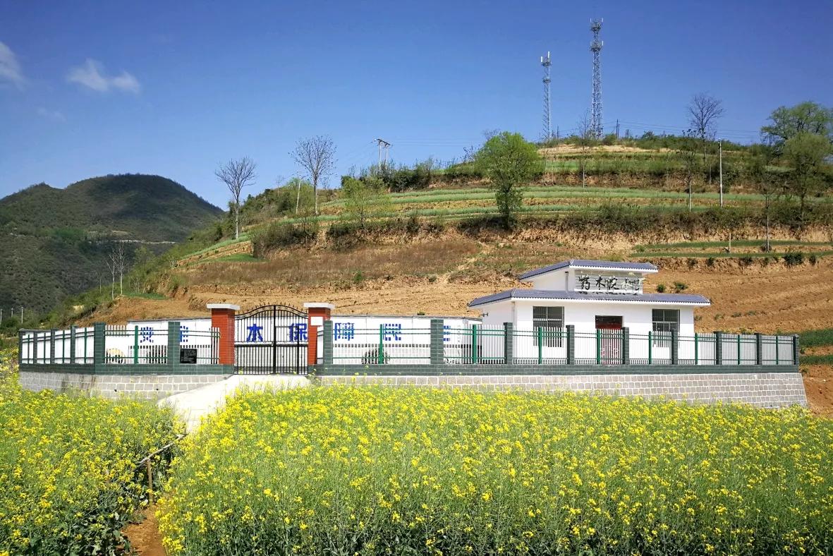 让老百姓吃上安全放心水,让群众喝放心水