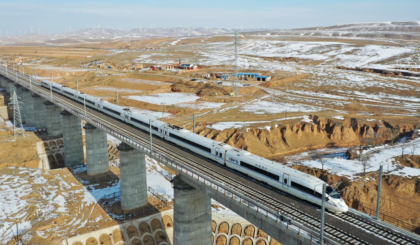 外国人体验中国地铁和高铁,外国人对中国高铁真实评价