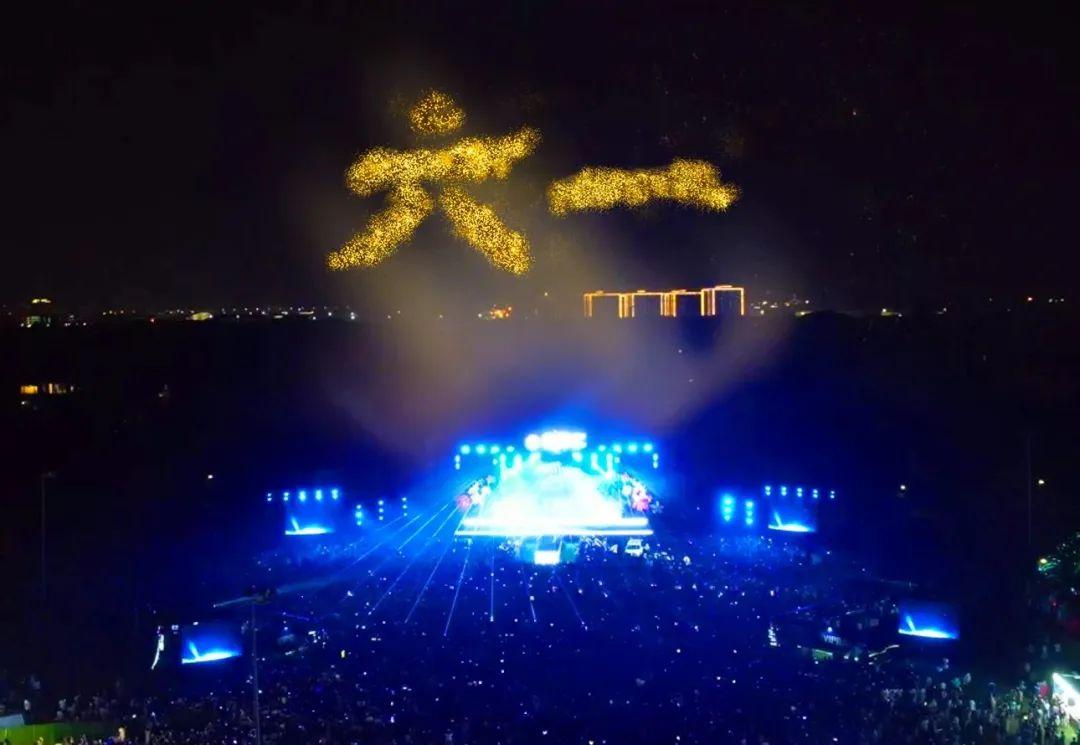 过年买给小朋友的零食礼物,致小朋友的一份礼物请查收