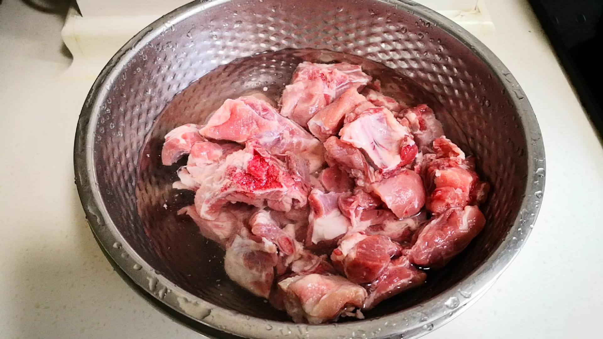 炖排骨开水下锅怎么补救,炖排骨不焯水怎么处理