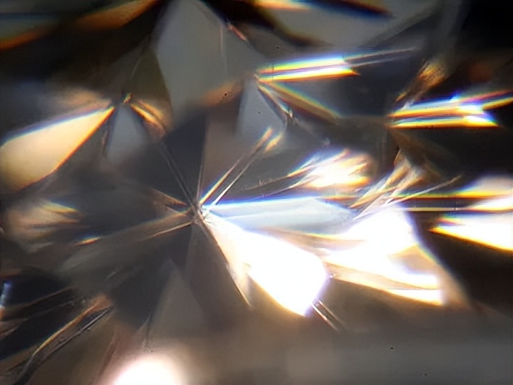 直播卖莫桑石套路,谨防直播带货误区