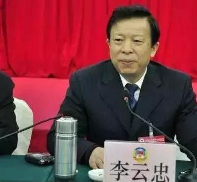 贪污1.7亿的“大老虎”，在外抽几块钱的烟，被抓时同事难以置信