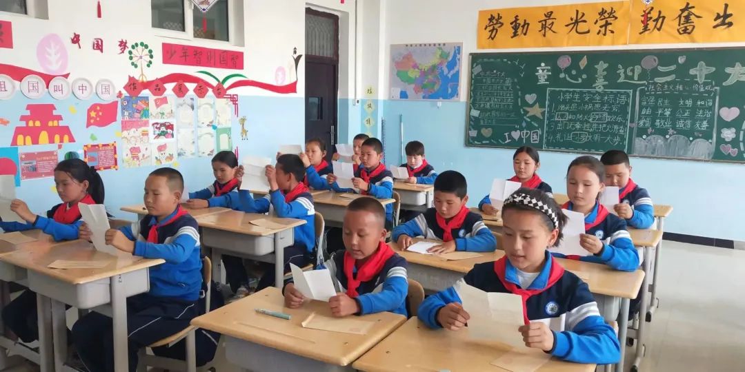 辽疆书信手拉手队员见面,手拉手心连心民族团结一家亲书信