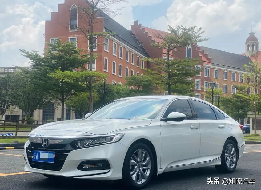 b级车二手保值率,雅阁九代半五年的保值率多少