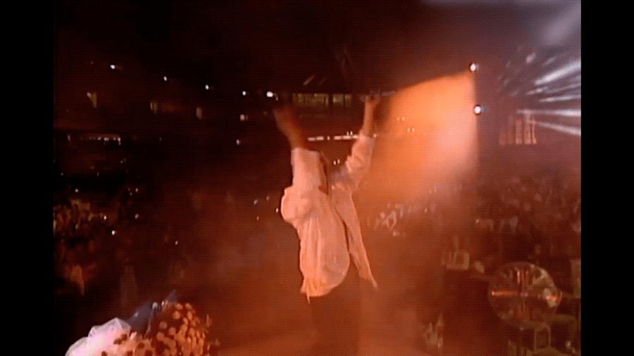 张国荣80年代天王巨星现场,80年代香港的天王巨星和天后