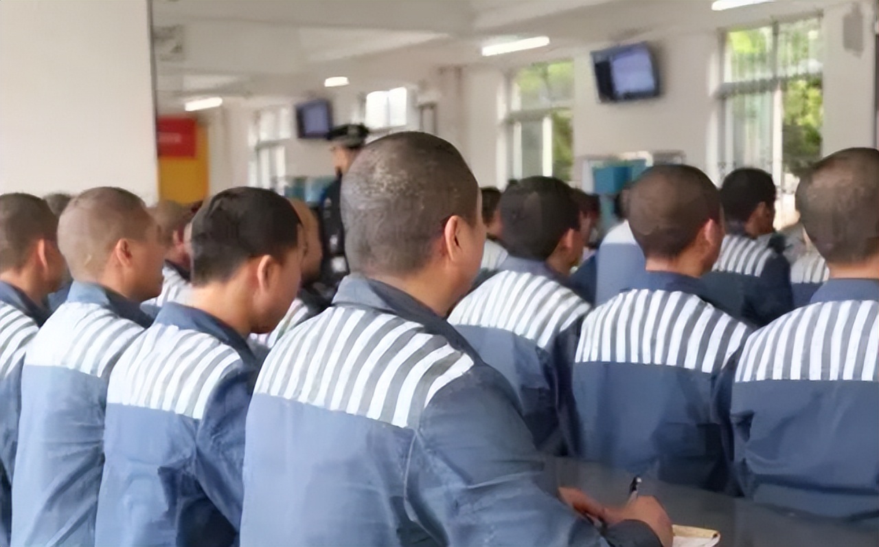 白宝山袭击装甲兵司令部,白宝山夜袭装甲兵