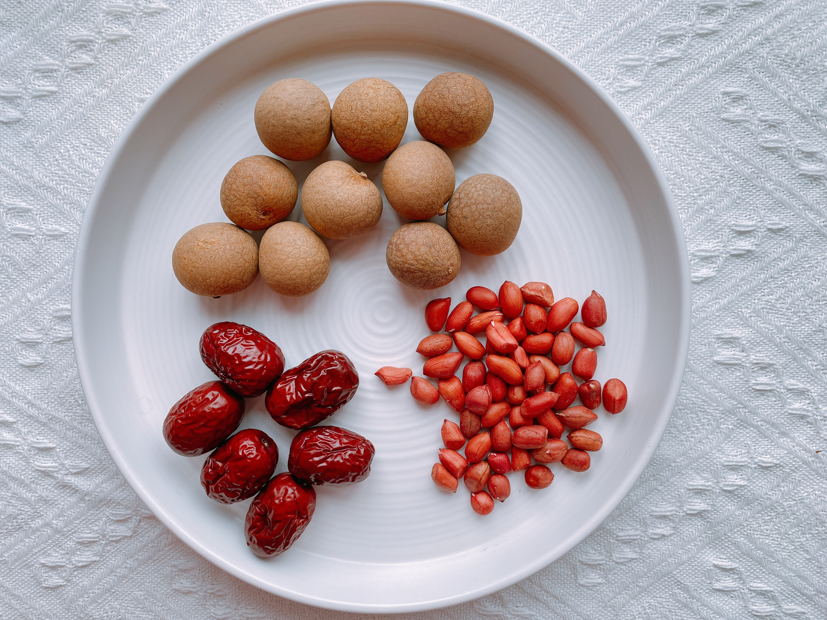 桂圆茶秋冬怎么煮水喝,冬天煮茶桂圆和什么配