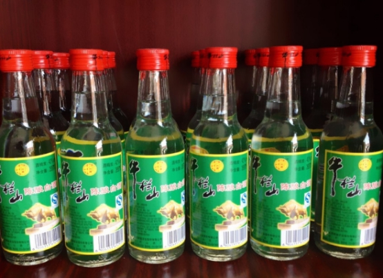 牛栏山到底是纯粮酒还是勾兑酒,牛栏山酒精勾兑酒为啥那么多人买