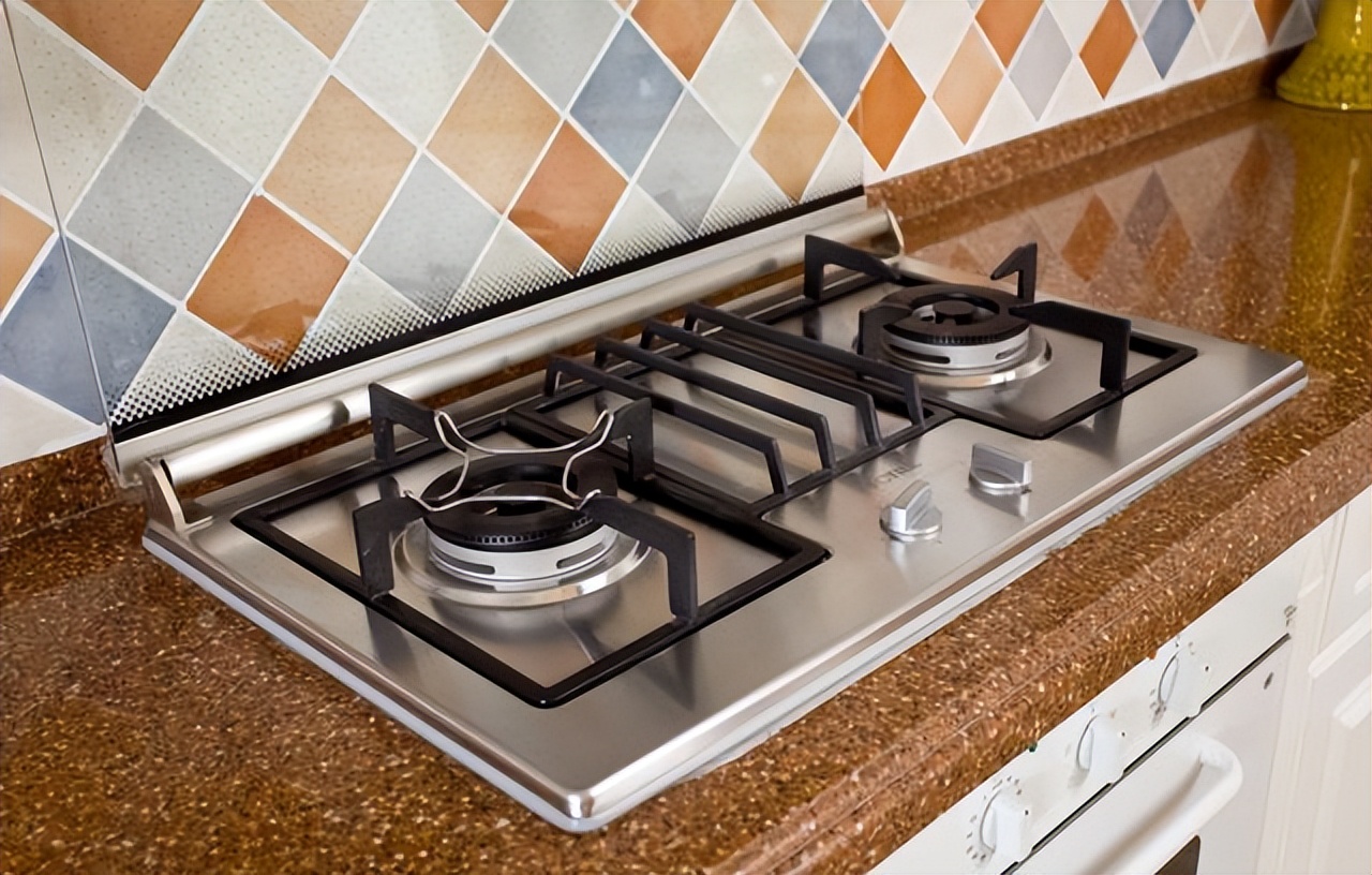 搬新家要不要燃气灶开火,搬新家父母给买锅碗瓢盆吗