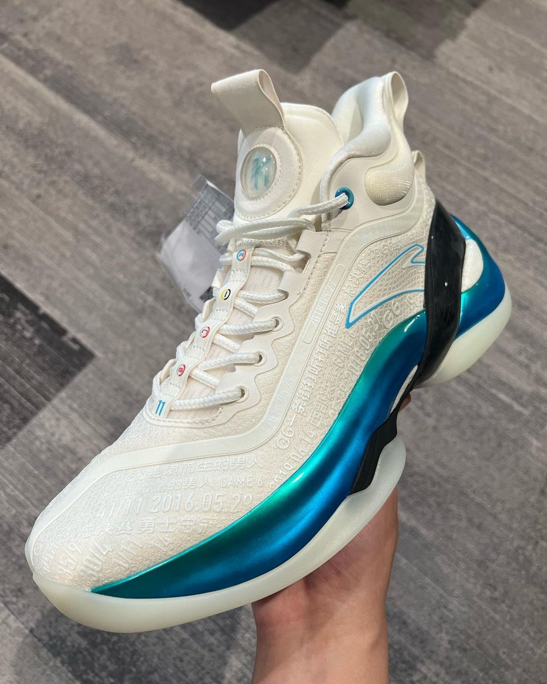 安踏马赫4代新配色和基础款,安踏进击4代鹅黄荧光晨曦红