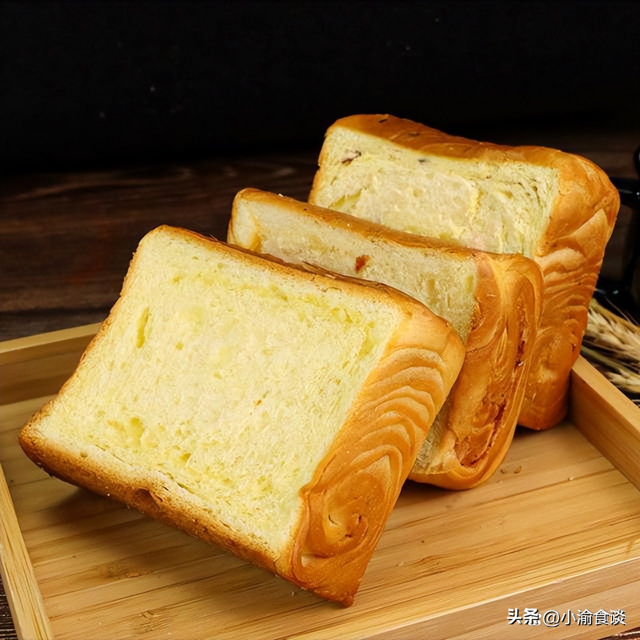 怎么辨别高筋粉还是低筋粉,高筋粉中筋粉低筋粉哪个更白