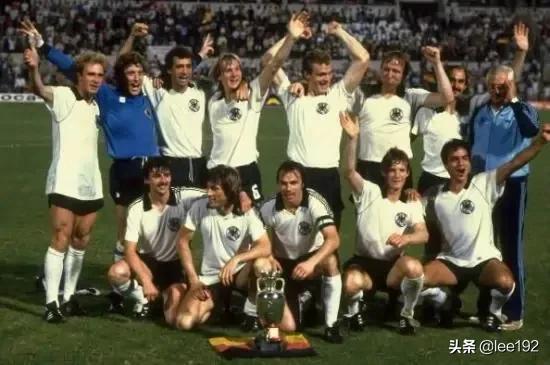 德国足球防守反击,德国足球防守撞人