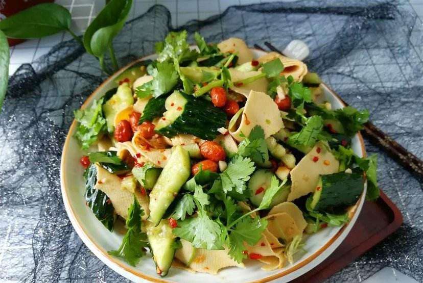 街边拌的凉菜方法,街边摆的凉菜怎么拌好吃