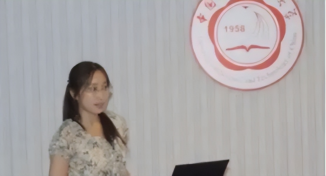 4婚3离成名校终身教授，她搞男人的手段让人佩服