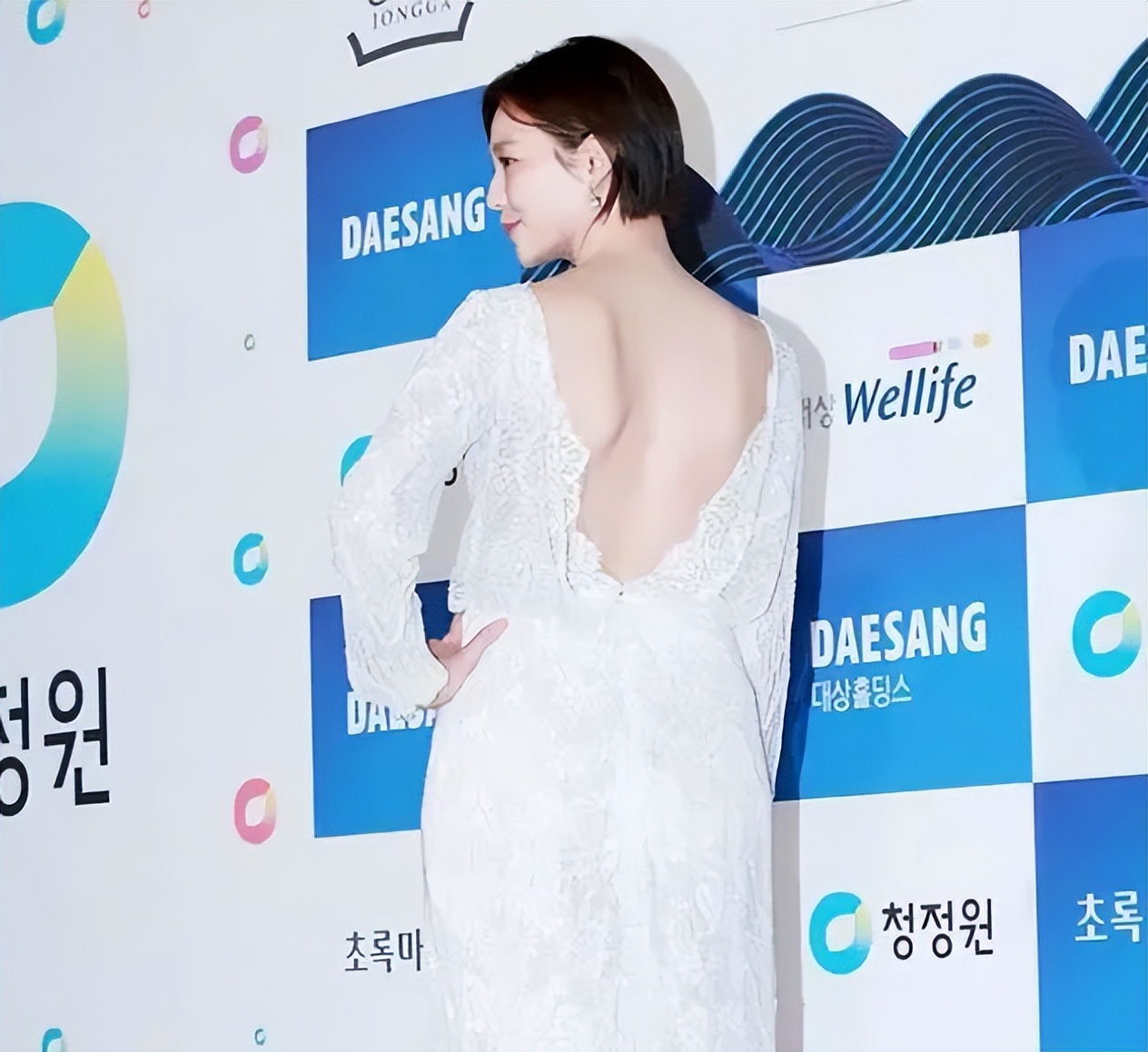 汤唯与iu,汤唯在韩国跟iu一样火吗