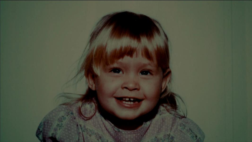 被养父绑走，性侵，被逼成脱衣舞女，美国这桩丑闻，太荒唐了