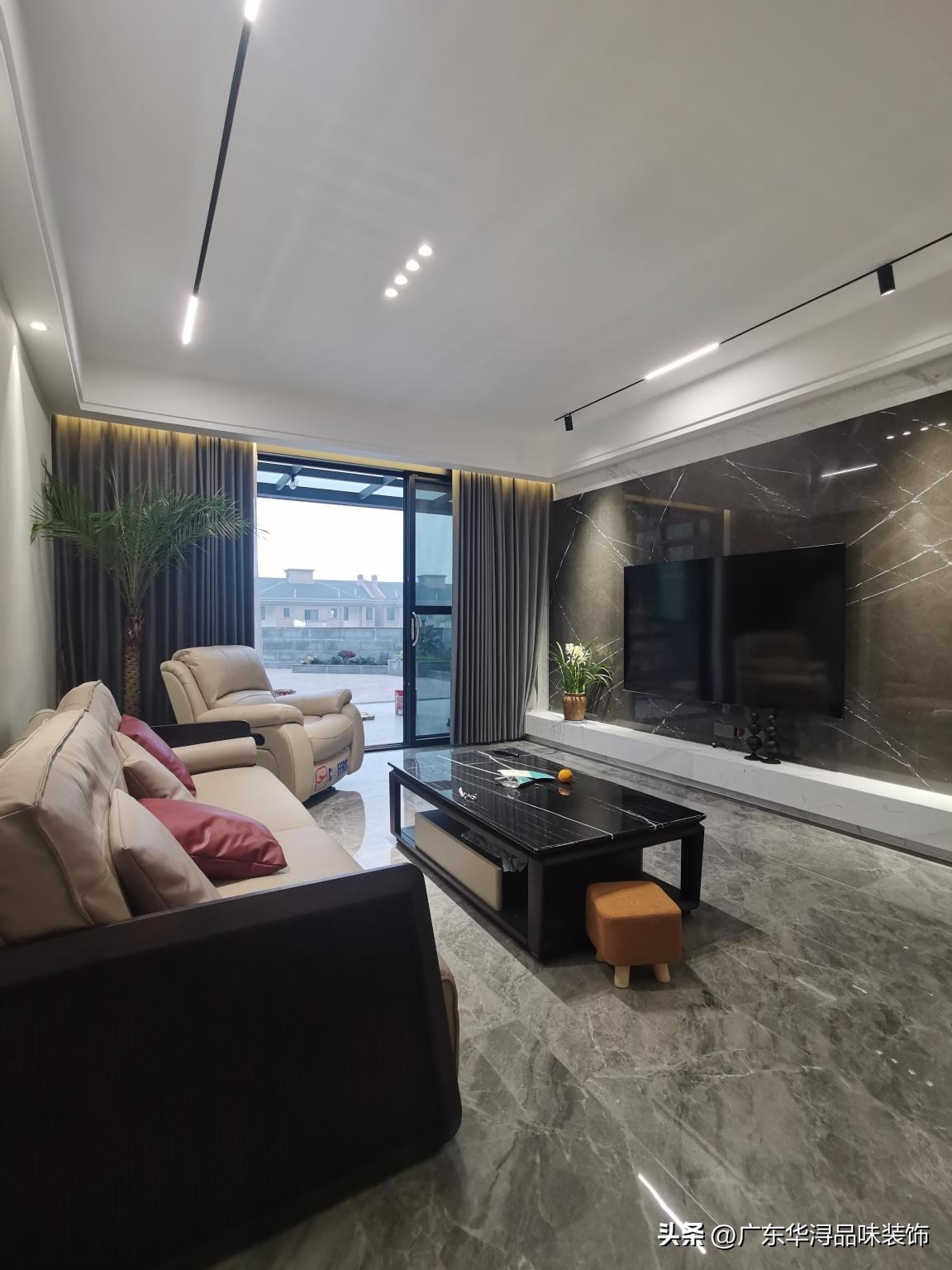 130平简约轻奢风高级蓝灰,黑白灰轻奢风格60-80平