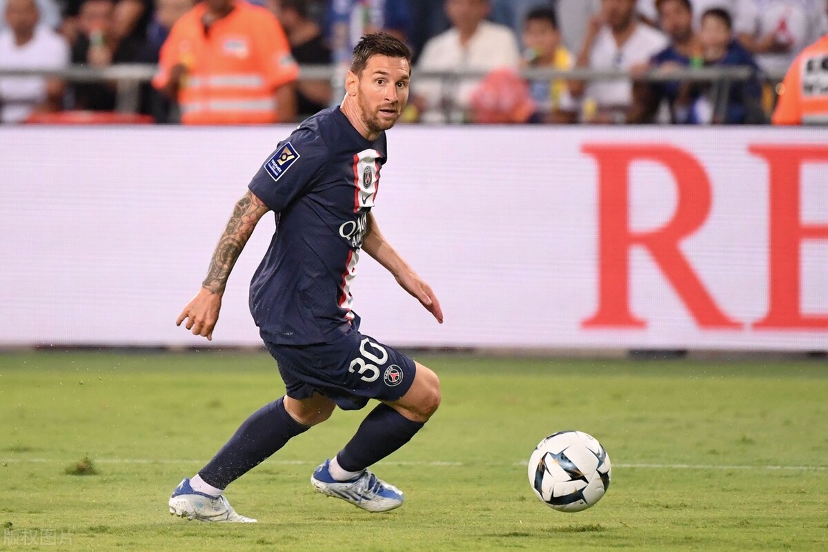 巴萨梅西球衣官方,巴萨售梅西签名队长袖标