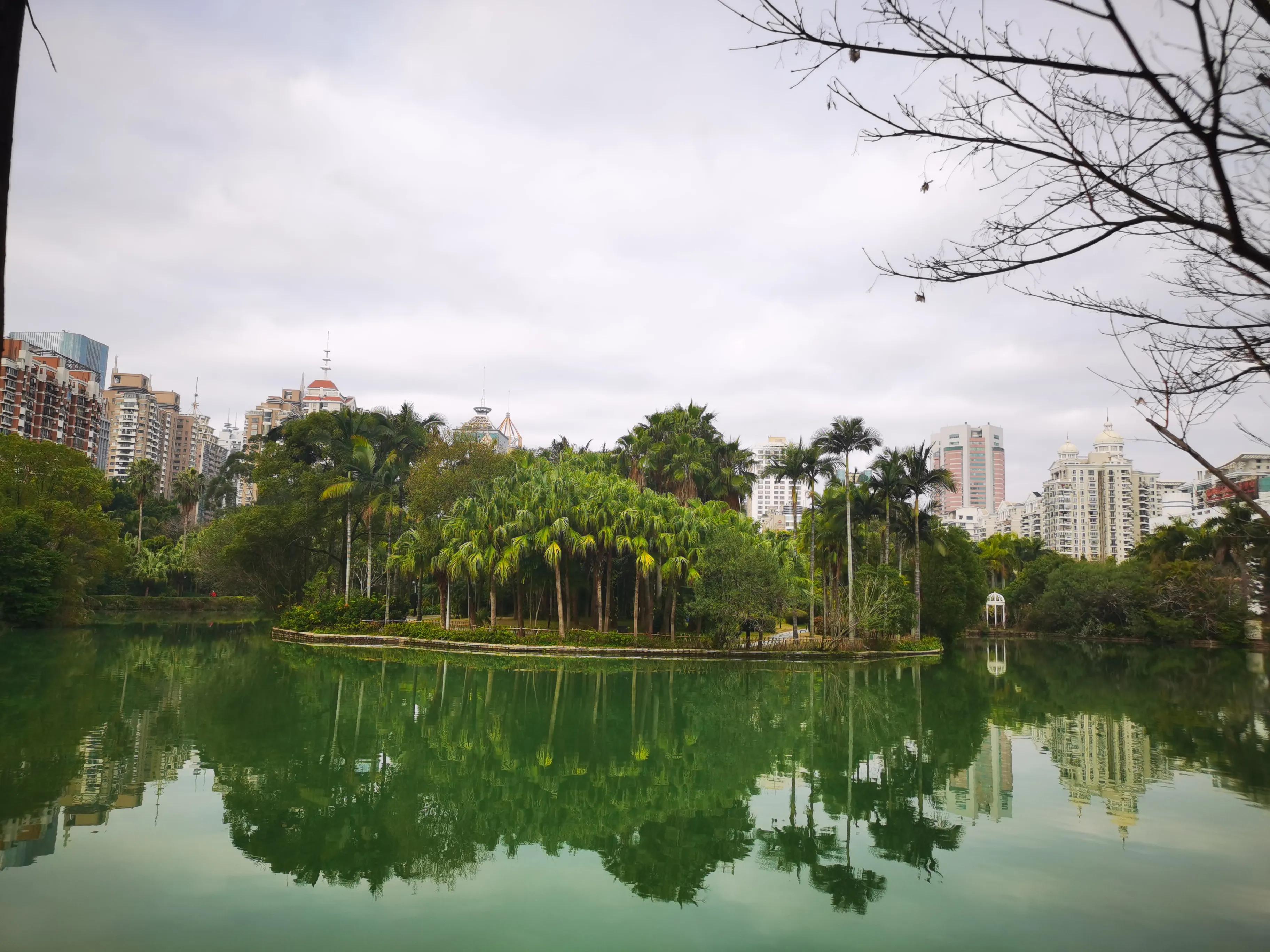 漫步在温泉河湿地公园,漫步福州静谧与繁华