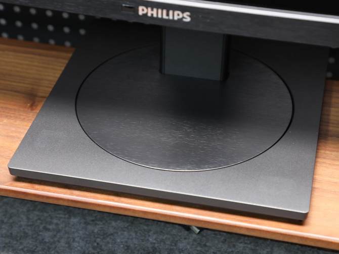 飞利浦558m1ry超大显示器体验,飞利浦55寸最新显示器