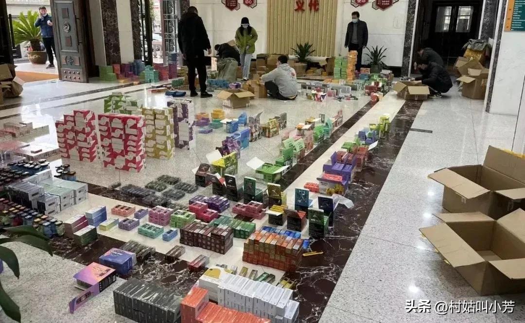 警察抓卖儿童案,警方捣毁卖淫窝点失足男青年