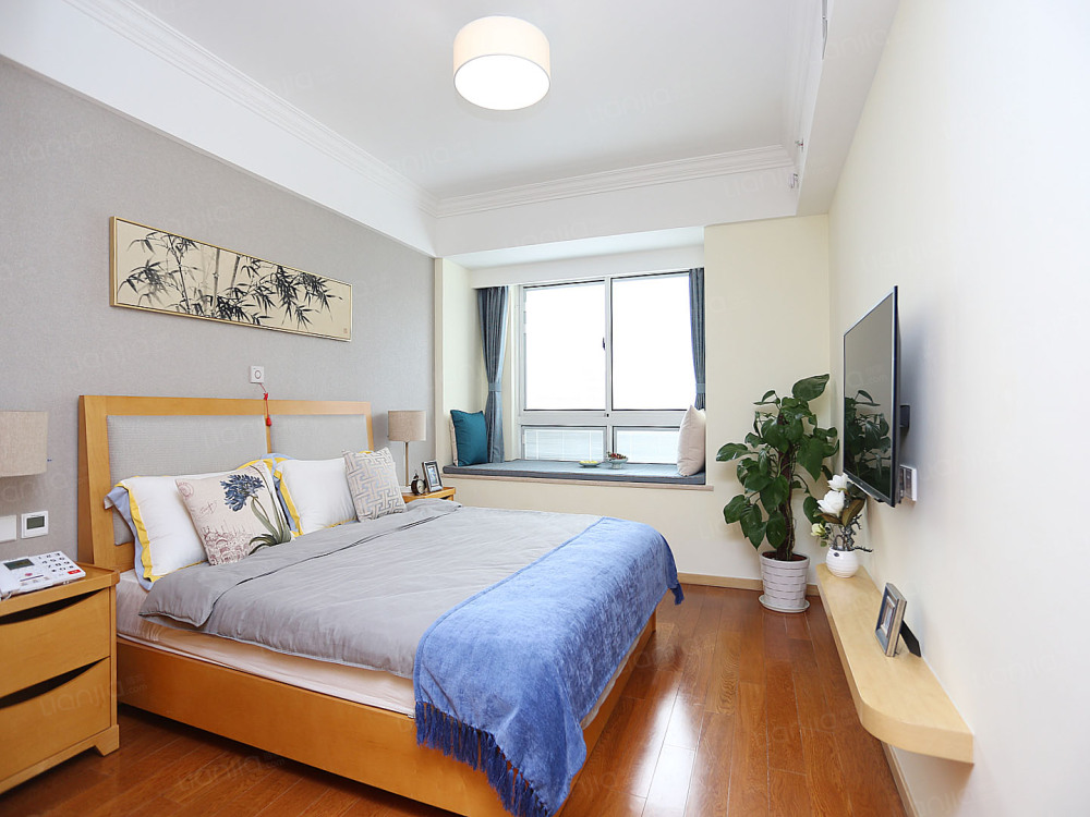 主卧床头不靠卫生间装修,床头三不靠五不摆是什么意思