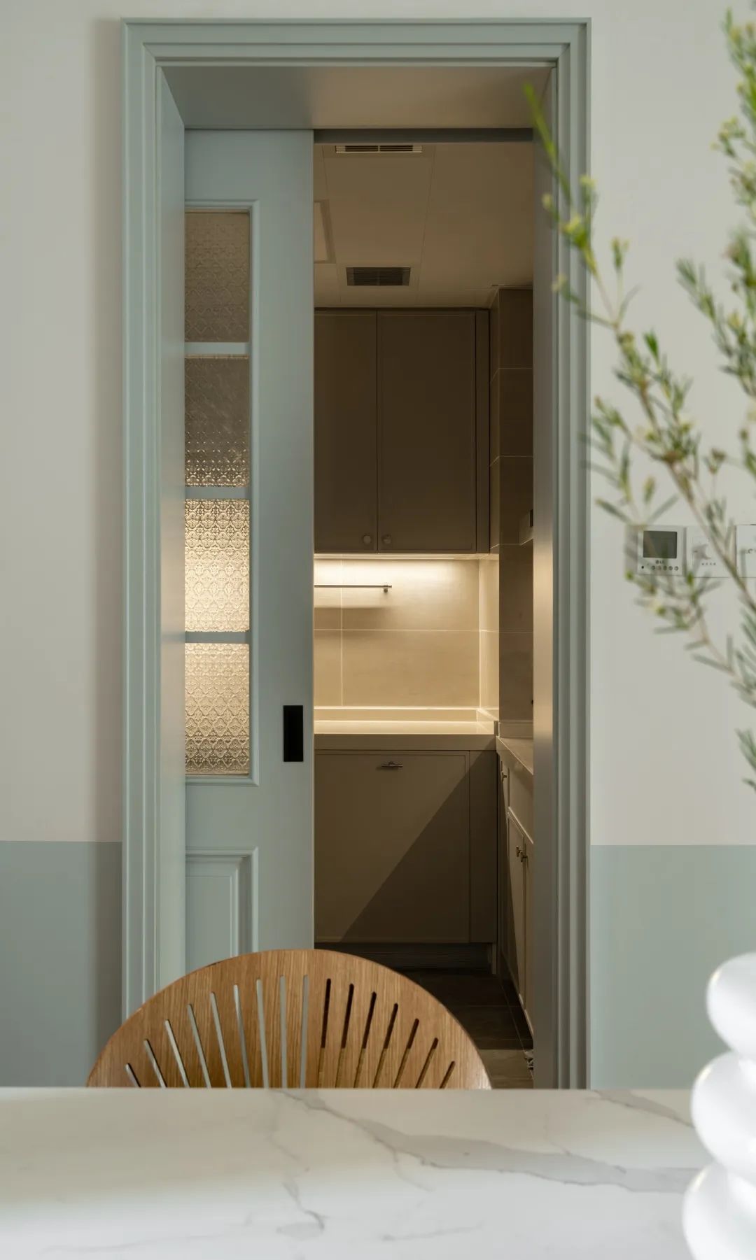 四川成都一个女人装修房子,12平方女主卧室装修