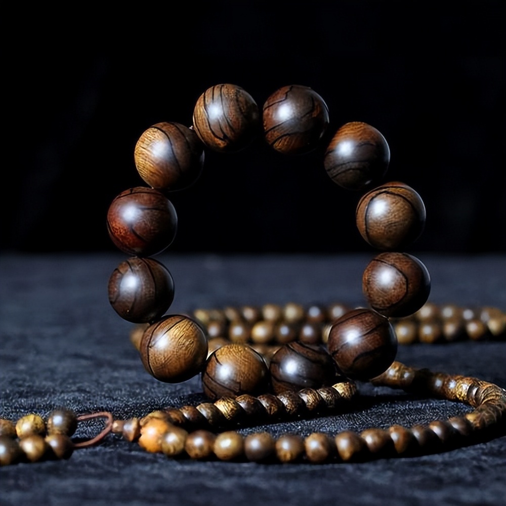 如何正确的鉴别沉香手串真假,沉香手串的化学香和沉香的区别