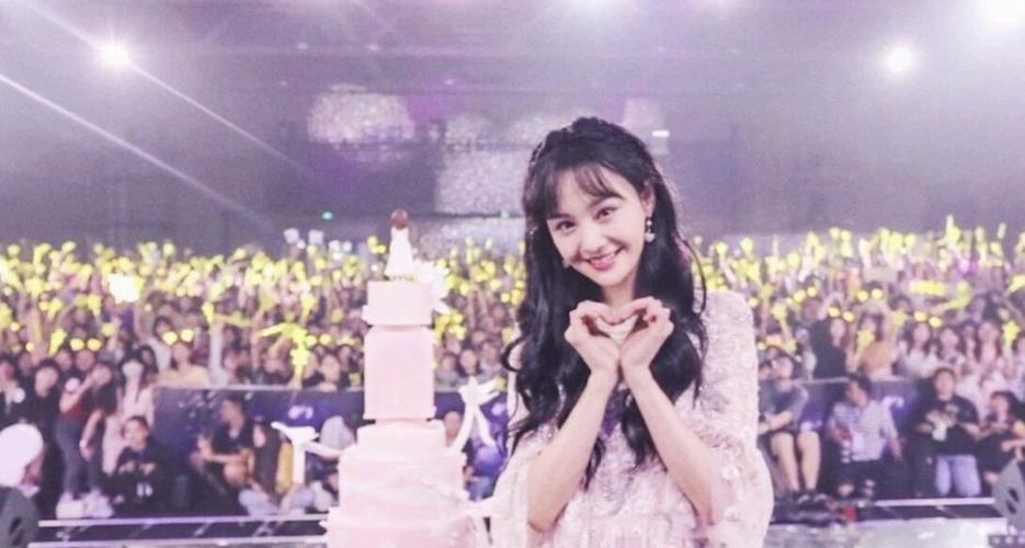 追星迷乱，终成疯魔，和嫖赌吸毒迷游戏跪舔“高贵”相类，皆恶癖