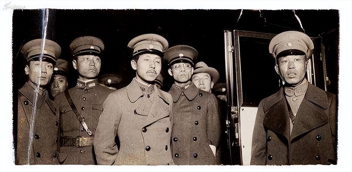 九一八张学良不抵抗关东军,张学良30万大军为什么不抵抗日军