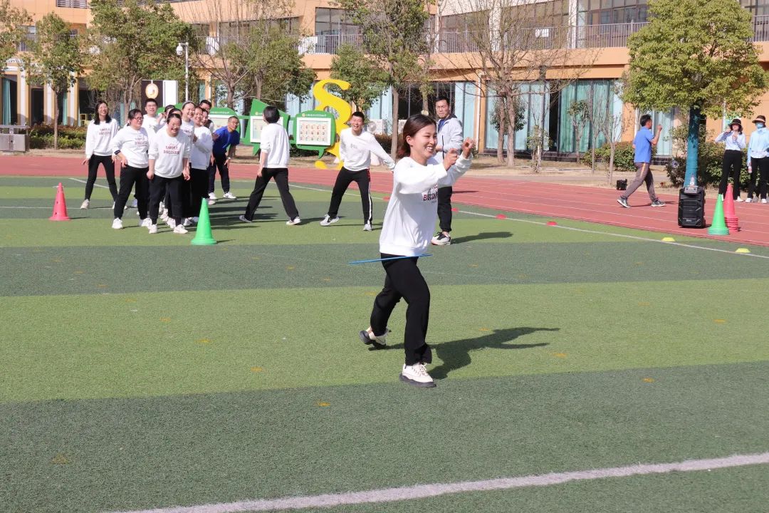 趣味运动会，精彩半边天——惠济区江山路中心学校举行三八节活动