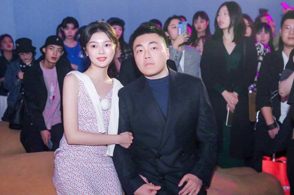 雷宛萤故事,豆瓣女神早期