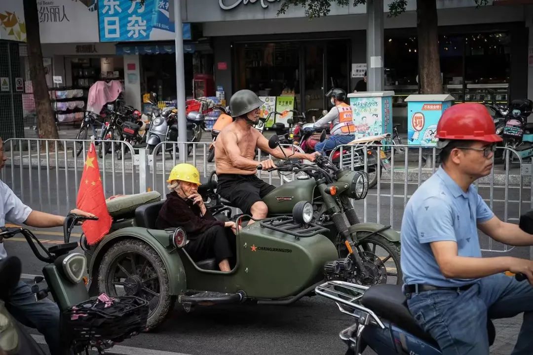 YANSELF摄影师联盟同题创作——爱情（2023年04月第八期）