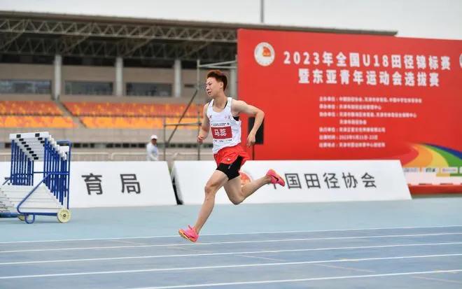 宁夏小将打破女子百米多项纪录,16岁百米马蕊原视频