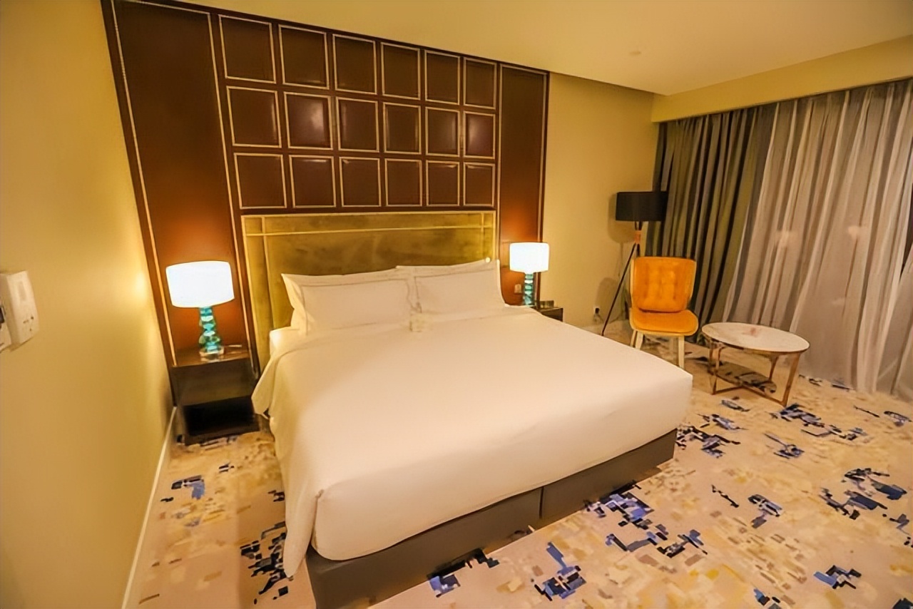 为什么五一假期酒店价格翻倍,五一国内酒店涨价10倍合法吗