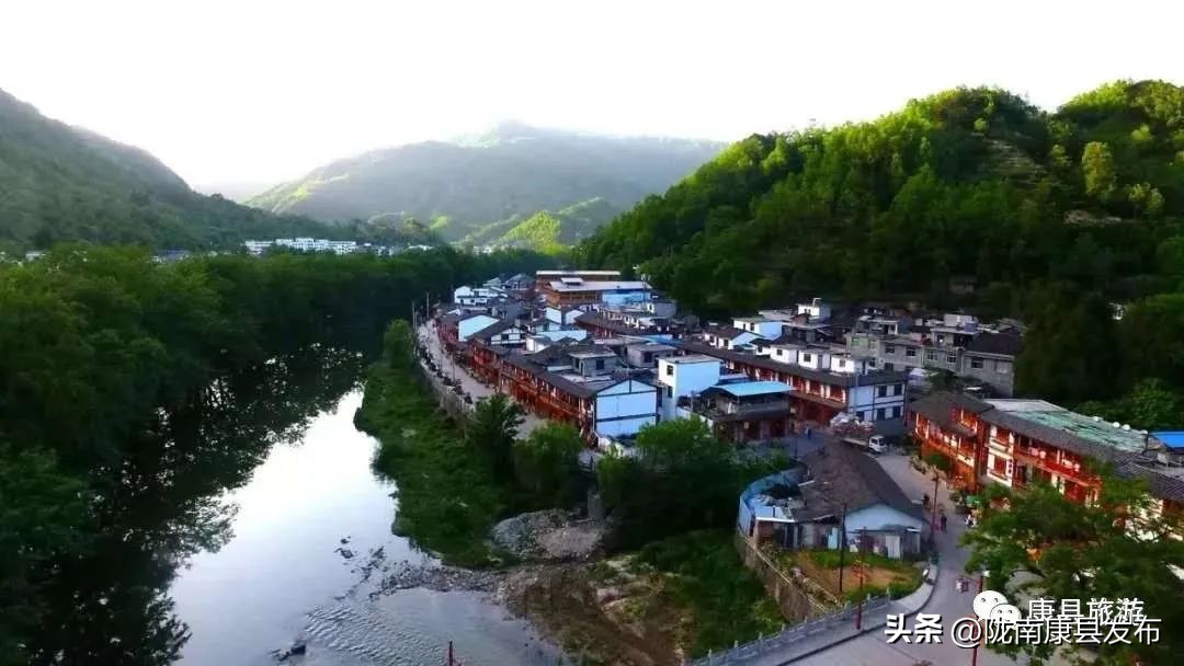 浜斾竴搴峰吇鏃呮父,浜斾竴搴峰吇搴﹀亣鏀荤暐