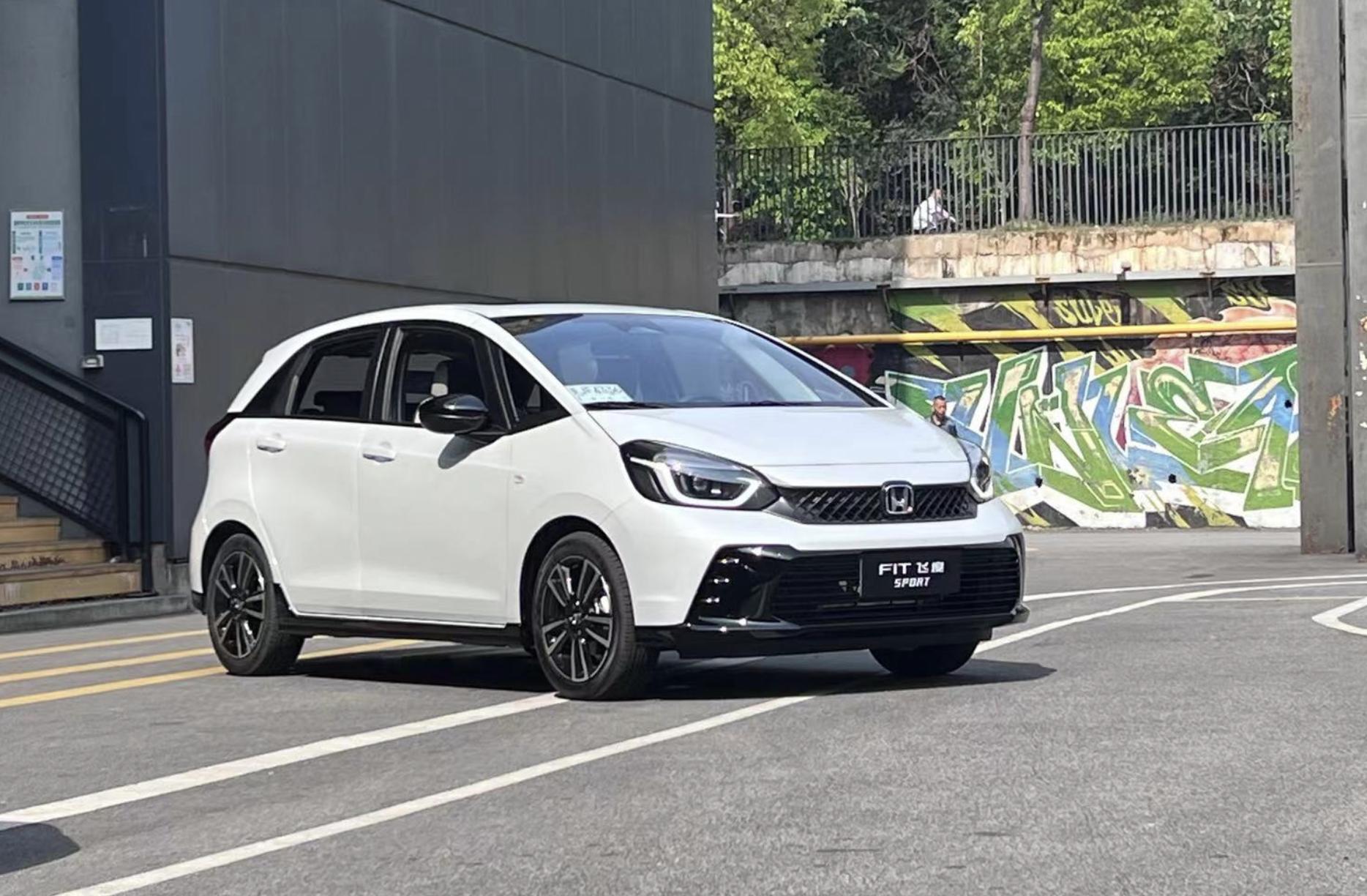 试驾广汽本田新飞度：10万预算买它的三大理由！