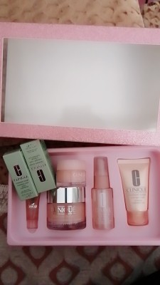 补水保湿抗衰面霜测评,适合春夏的保湿抗皱面霜防过敏