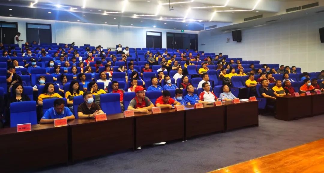 禁毒宣传进企业筑牢人生防火墙,春风利剑在行动禁毒宣传进企业