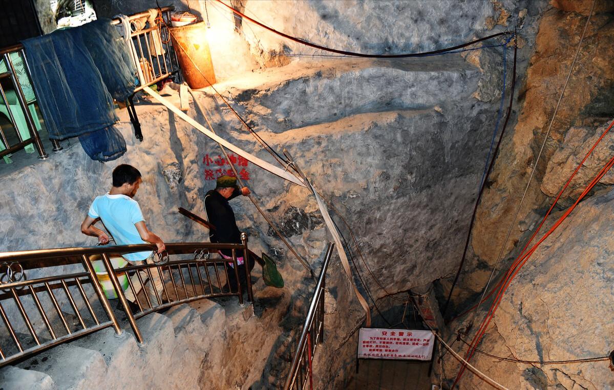 重庆“鱼坑”变鱼库,父子日捞1000斤赚12万!长江禁渔是救命草?