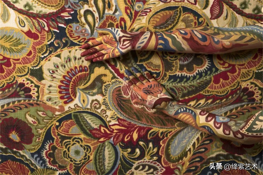 女艺术家自画像,72岁女画家作品