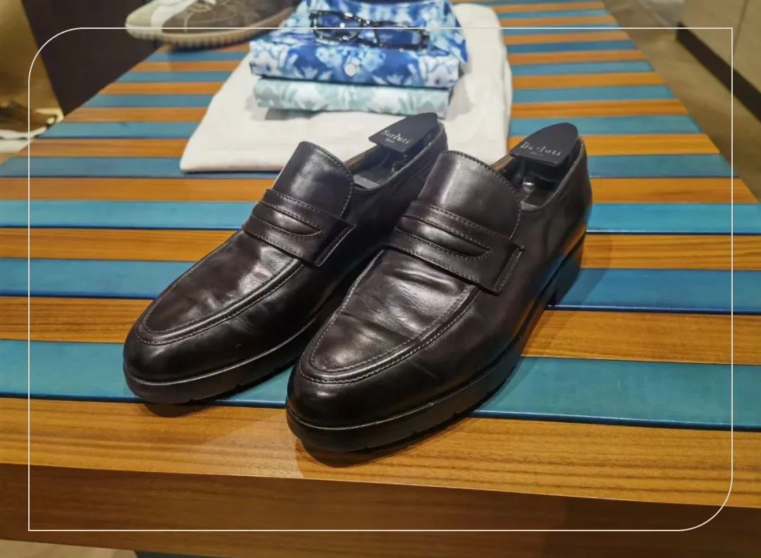 LV大老板来“加班”，竟没人敢穿高跟鞋？