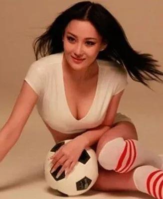 各国足球拉拉队美女服装,女足球拉拉队图片