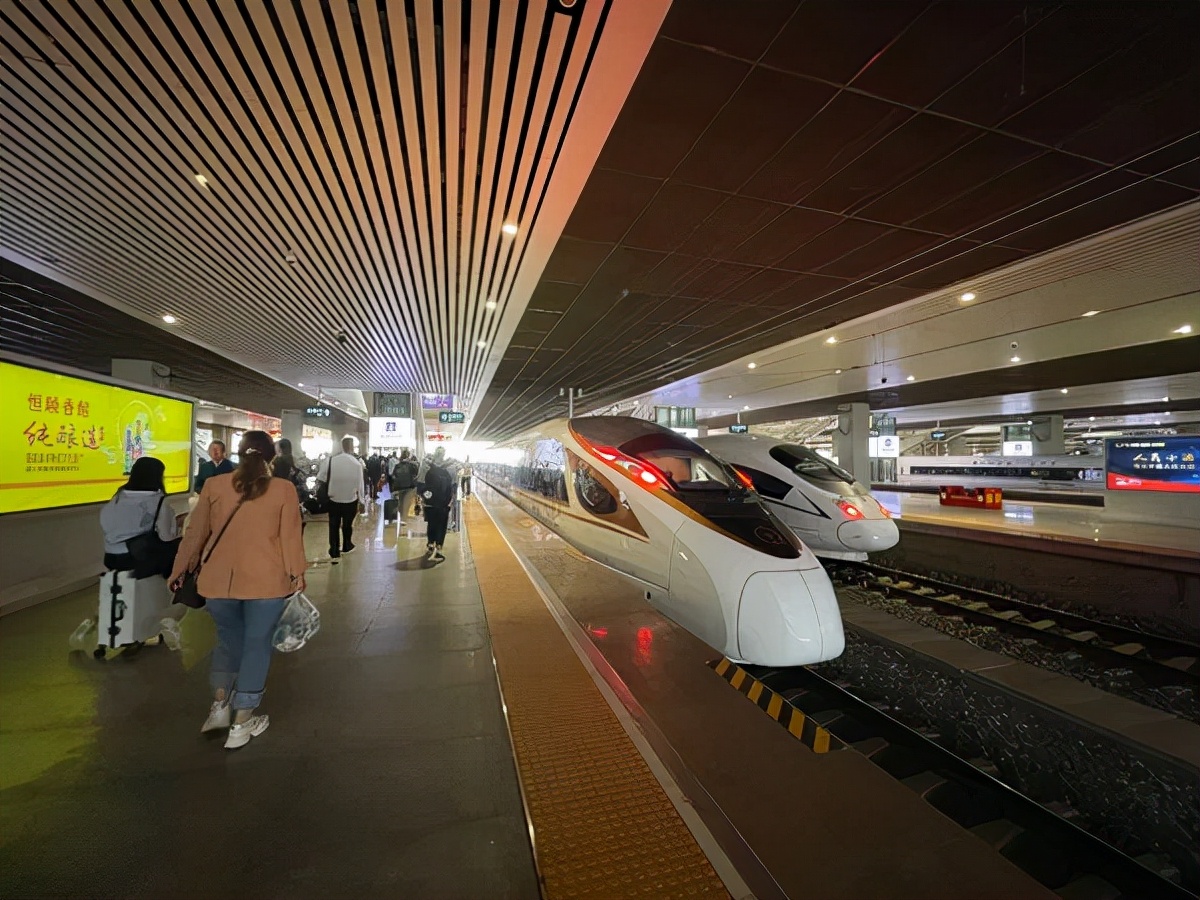 常务副市长作政府工作报告,市政府市长工作报告