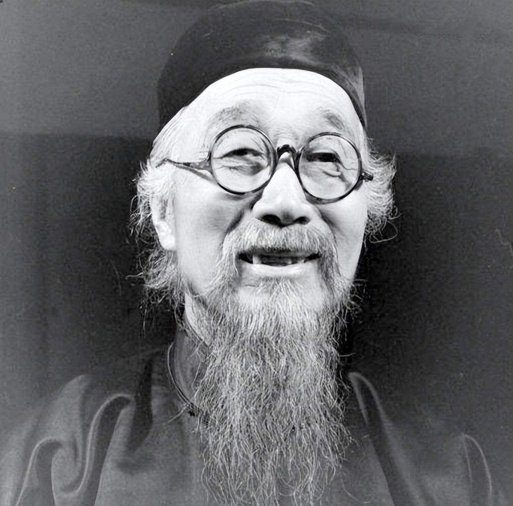 1989年，专家清理霍元甲尸骨时，意外发现霍元甲的真正死因
